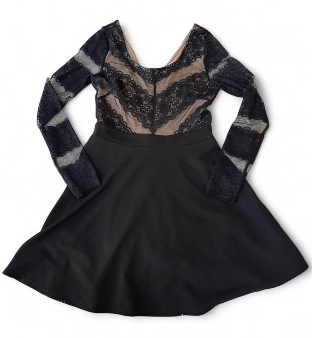 Women's NWOT Charlotte Russe Black Lace Long Sleeve Dress Size L